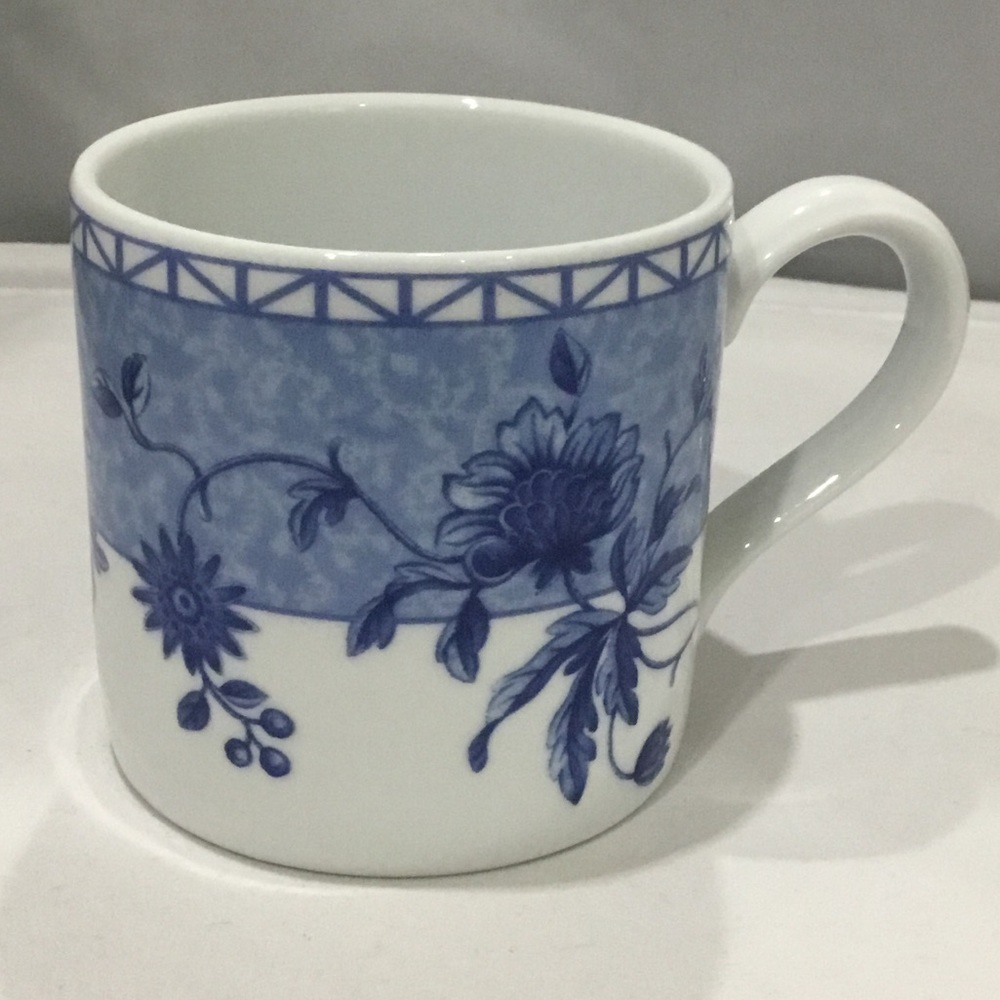 Blue white floral coffee tea cup